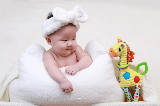 广安宝宝打嗝吐奶怎么回事